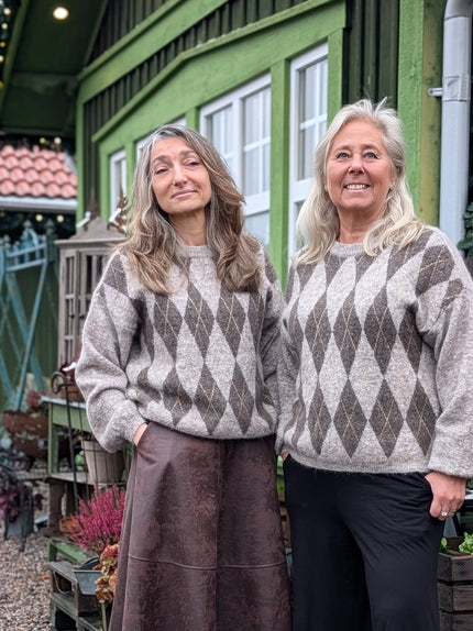 Stickad tröja med Harlekinmönster, Marta