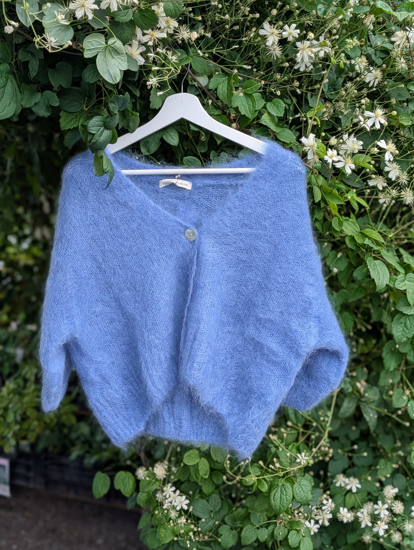 Kofta i Kid Mohair, Gossip