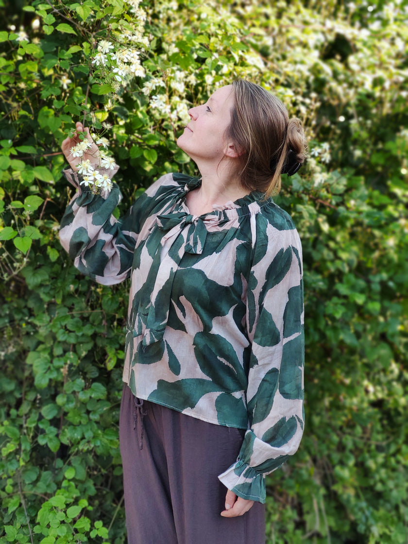 Blus, gröna blad, knyte, Minou