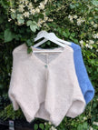 Kofta i Kid Mohair, Gossip